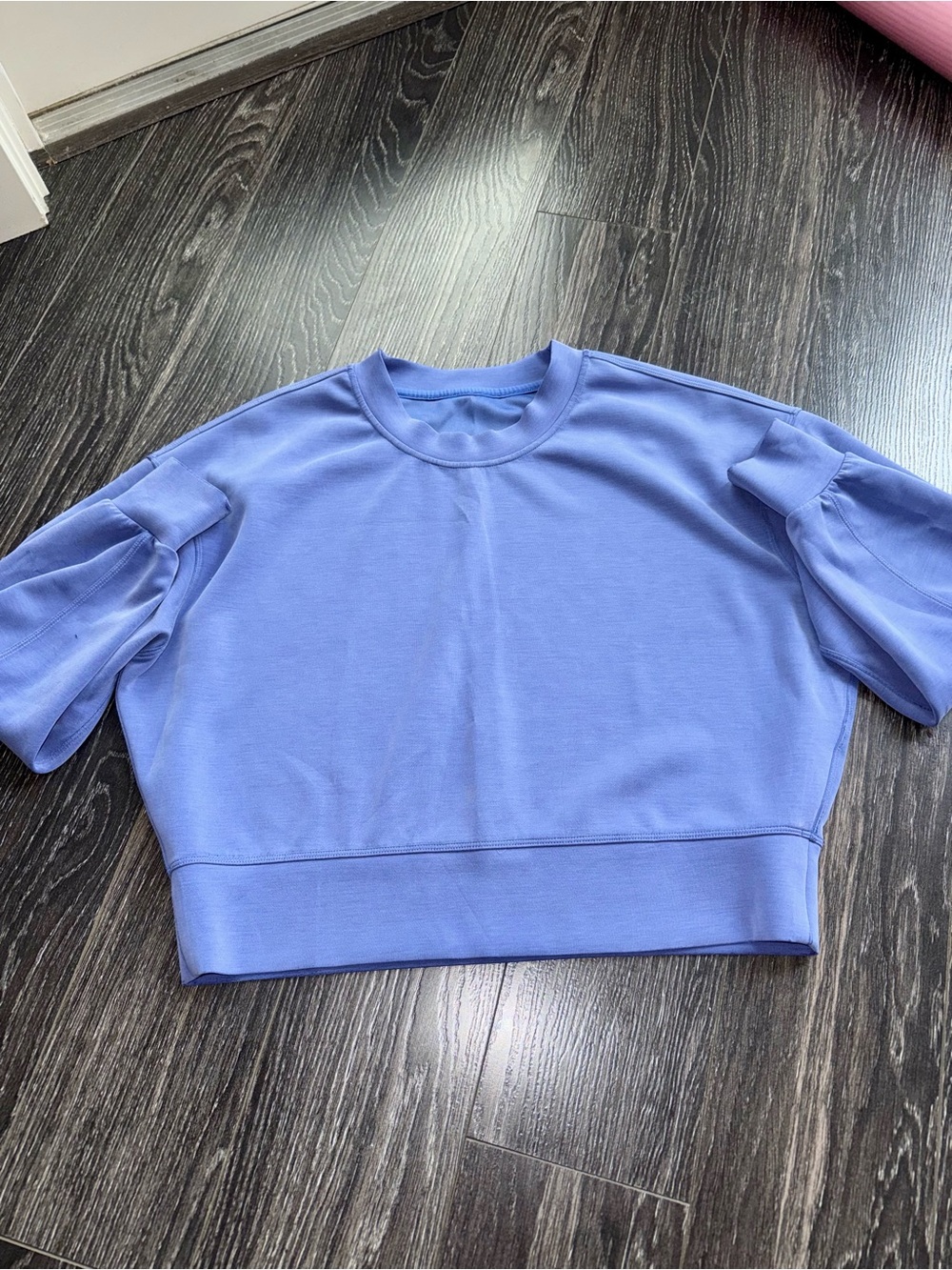 Lululemon Women’s Perfectly Oversized Softstreme Cropped Crew - Picture 3 of 7